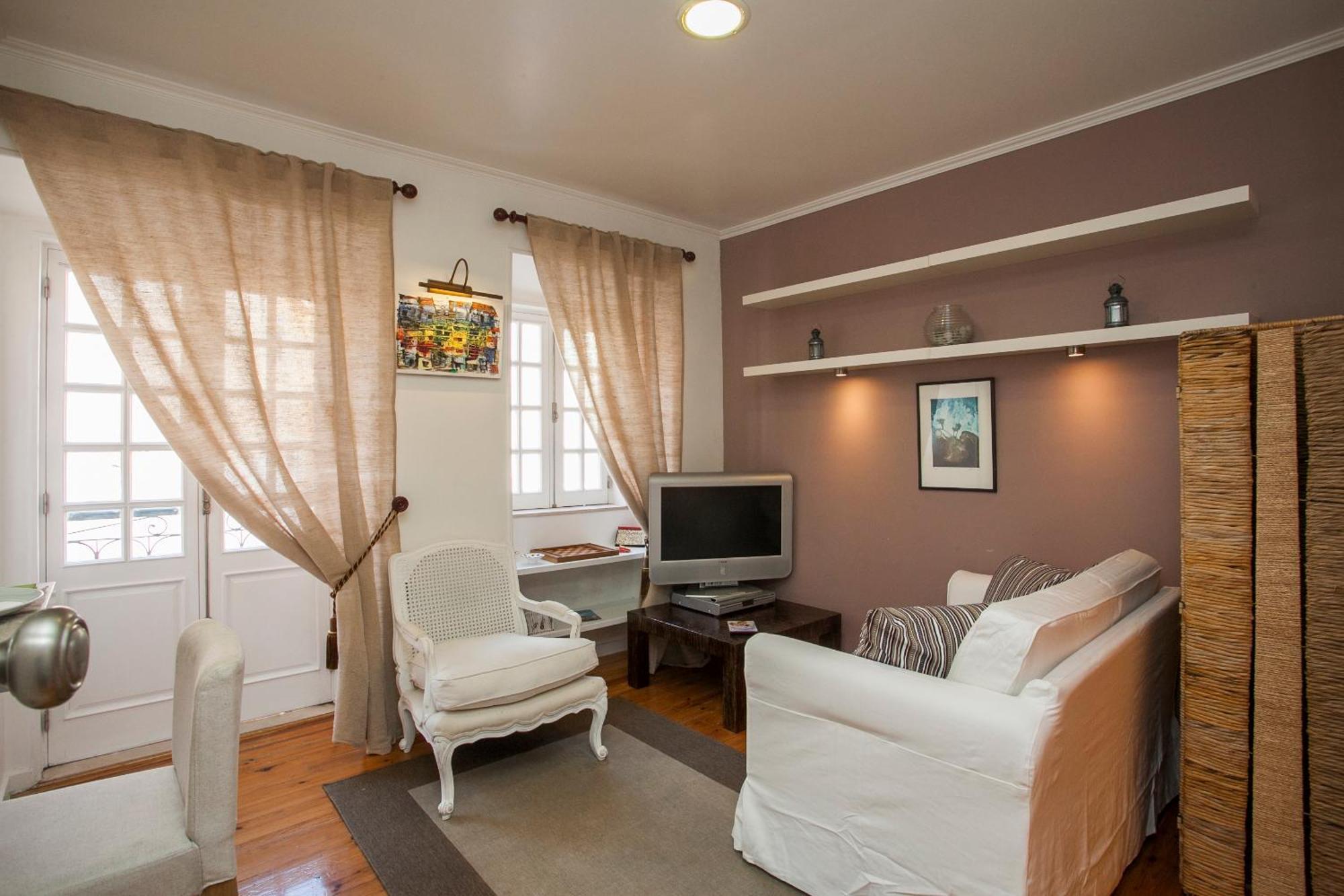 Whome Central Alfama Hideaway Perfect To Explore Lisbon Room photo